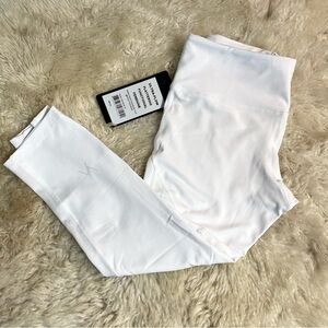 ✨NWT✨ Cropped Leggings White Sz Medium